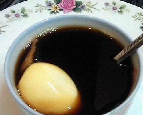 紅糖水煮雞蛋致癌？中老年十月易感謠言盤點